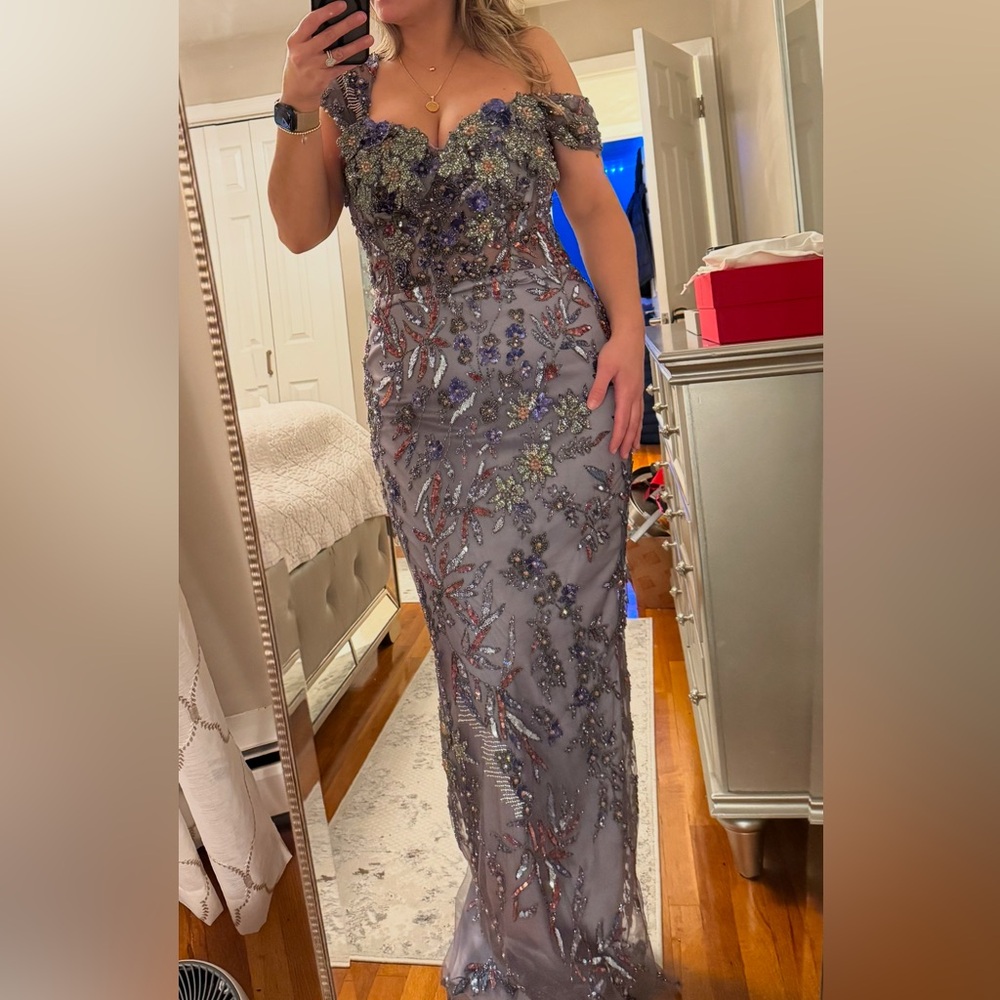 Elegant Floral Embellished Evening Gown